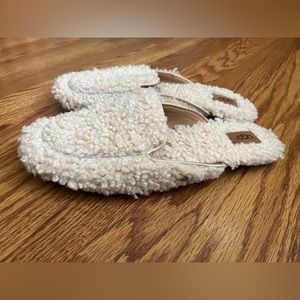 UGG Sherpa lined mule slippers size 9